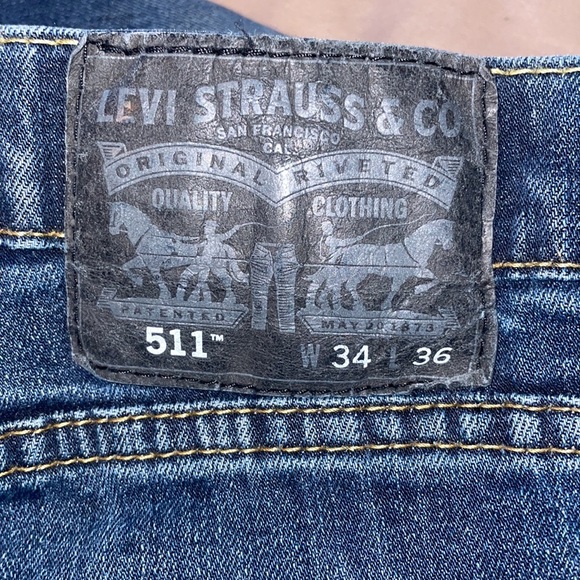 Levis relaxed fit jeans 34x36 - Picture 3 of 5